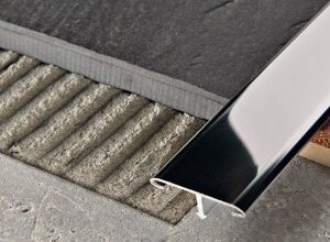 ANGOLARE PVC BIANCO P/PIASTRELLE MM. 25X25X2 PEG25-01